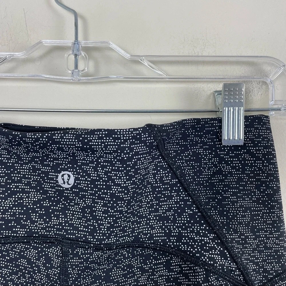 Lululemon Train Times Crop (17") Black Soundwave White Black Size 8 - Picture 7 of 8
